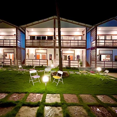 White Turtle Hotel Морджим Екстер'єр фото
